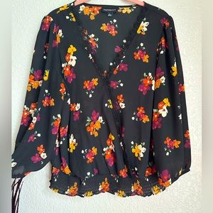 FORTUNE + IVY
Bella Lace Detailed Surplice Blouse| Size L| Black multi